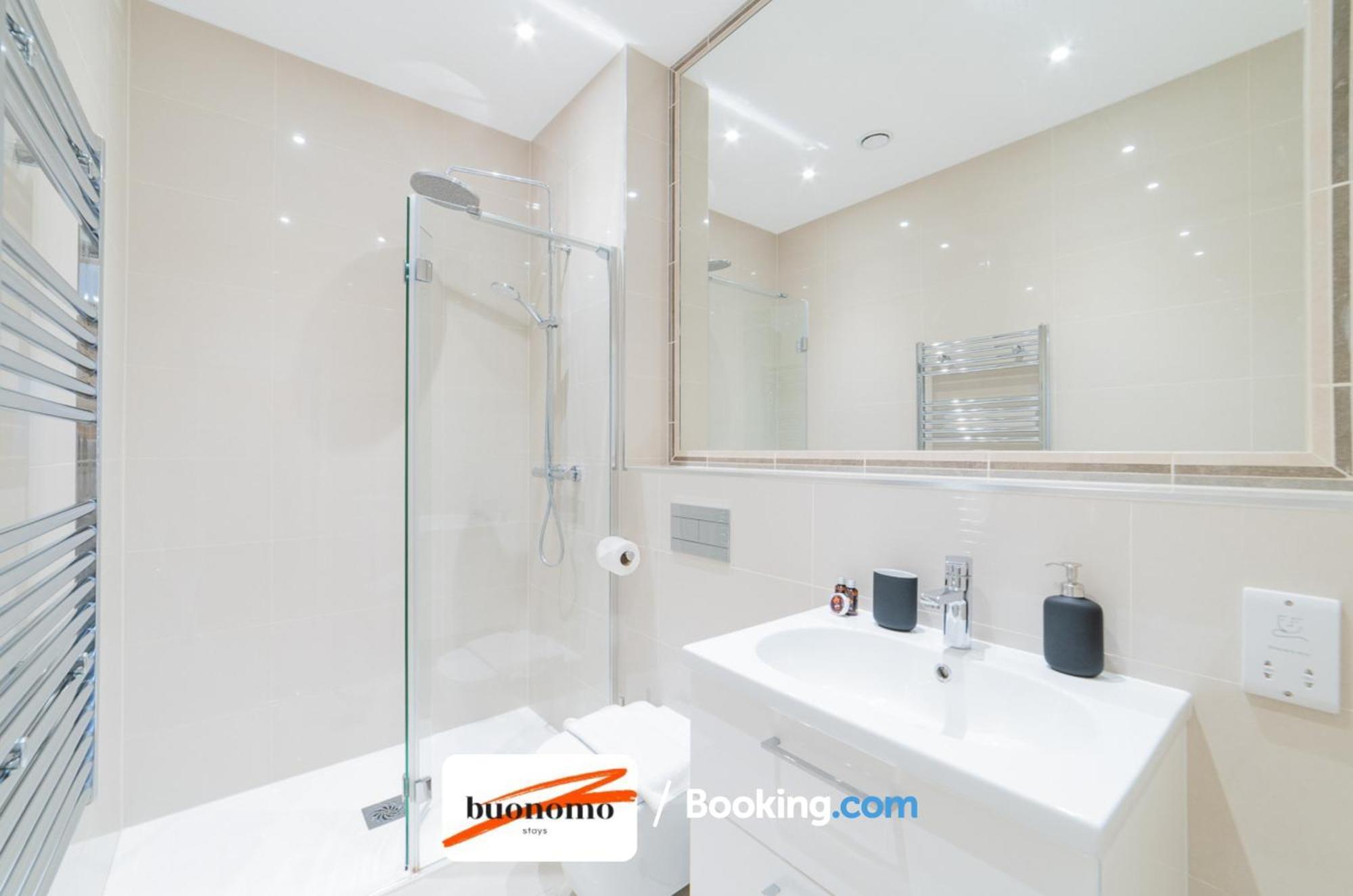 Two Bedroom Apartment At Buonomo Stays Short Lets & Serviced Accommodation Close To Wimbledon Tennis Courts London Kültér fotó